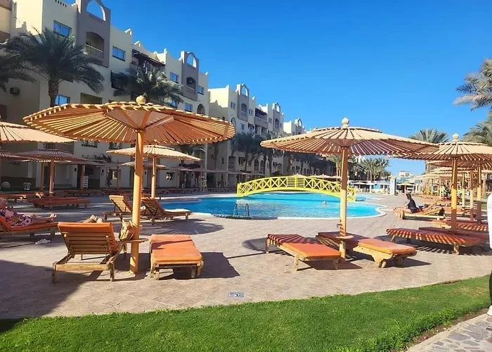 Aparthotel El Karma *