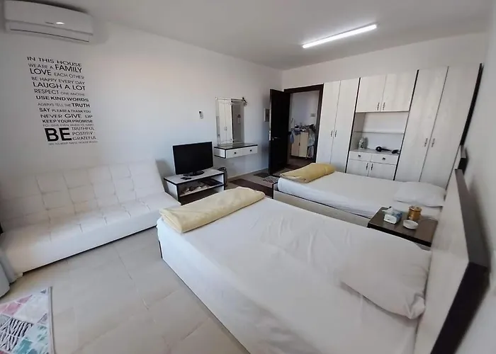 Aparthotel El Karma *